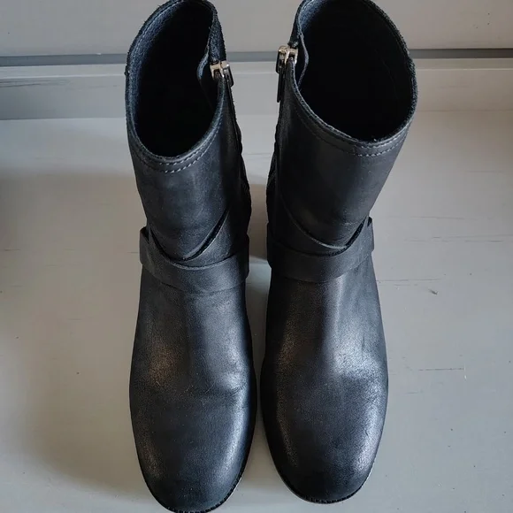 Sorel NL3709-010 Cate Black Leather Buckle Zip Boot US Size 8 - Picture 2 of 10